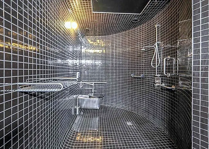 The Place To Be In Saint Germain Des Pres - Montana 2 Paris