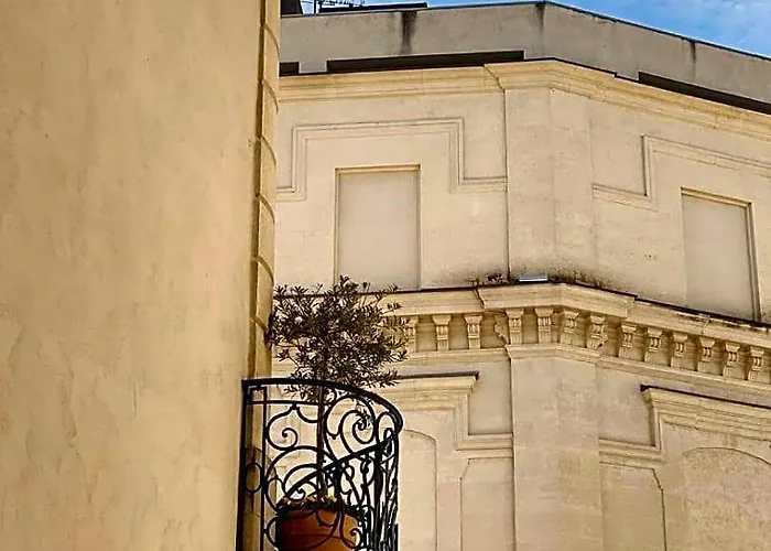 Bed and Breakfast le pool house à Nîmes
