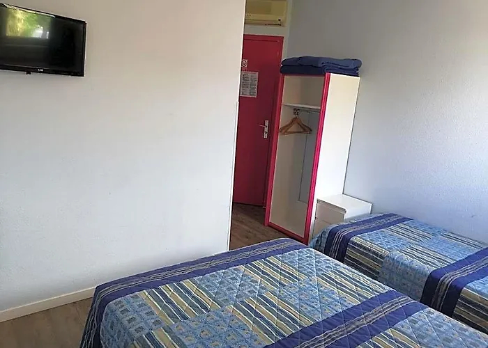 Hôtel Triotel La Valette-du-Var