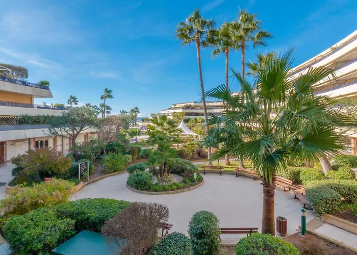Holiday Inn Nice - Port St Laurent By Ihg Saint-Laurent-du-Var