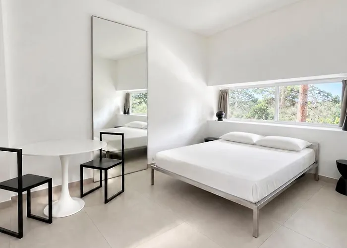 Elegant Studio Et Parking Dans Batiment Historique Saint-Tropez