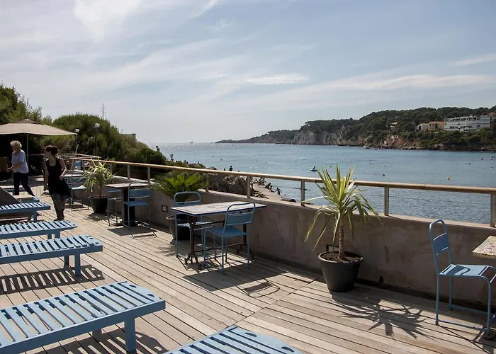 Hotel O Petit Monde à Sanary-sur-Mer
