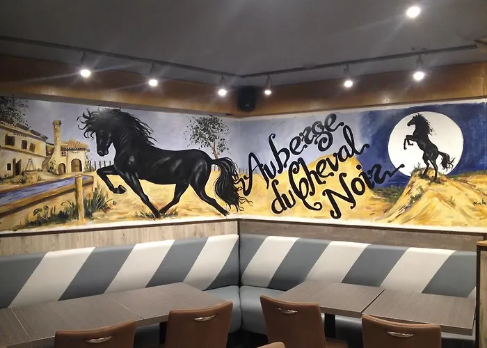 Le Cheval Noir Hôtel Paris Pantin