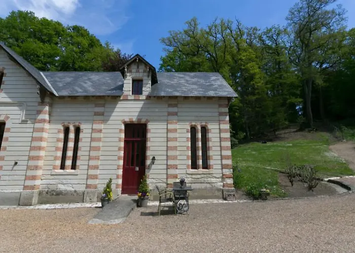 Chateau De Vallagon Bourré