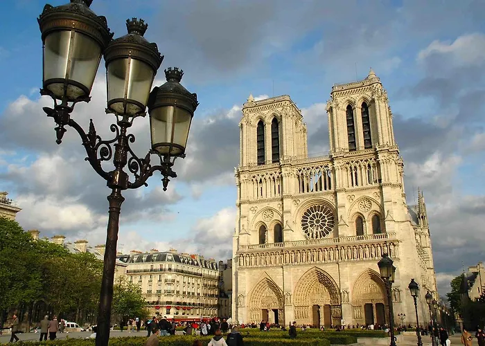 Notre Dame Paradis Latin París