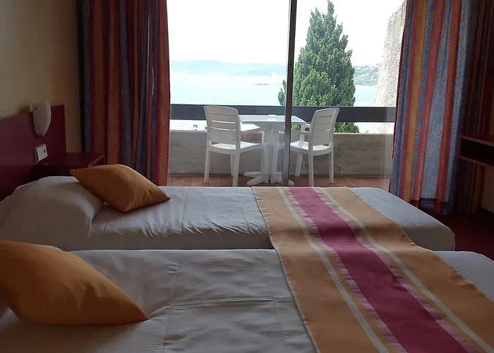 83 Hotel Le Lavandou