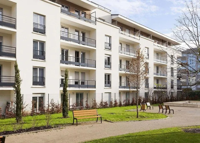 Comfort Suites Le-Port-Marly Paris Ouest Le Port-Marly