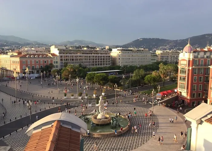 Apartment On Place Massena Niza