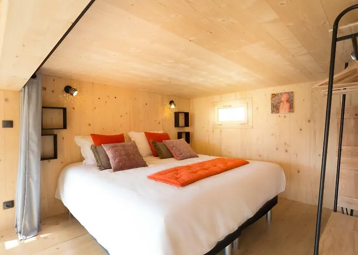 Les Lodges, by Refuges en ville Bourg-Saint-Maurice