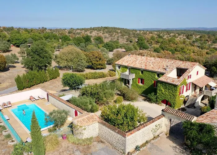 Gîte le MAGNAN, 50 m2, charme, nature, terrasse, piscine chauffée, sud Ardèche Joyeuse
